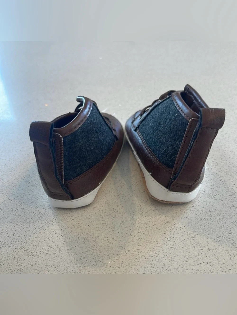 Old Navy Toddler Brown Shoes Size 6-12M